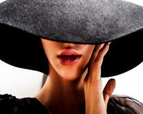 Без бренда «Дама в стильной шляпе» в Ульяновске